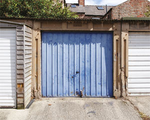 Hunters garage auction image