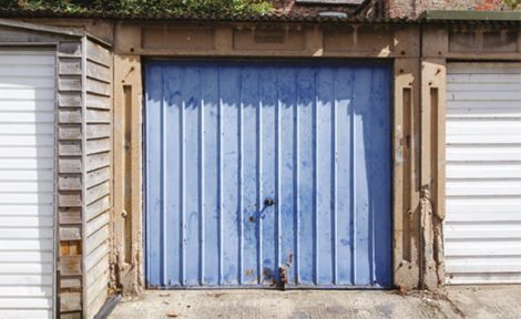 Hunters garage auction image