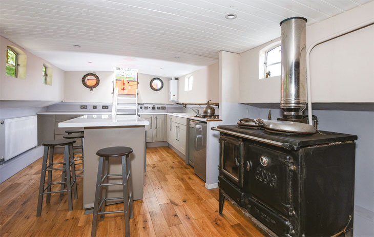 Houseboat interior image