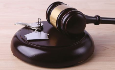 Auctioneer's hammer image