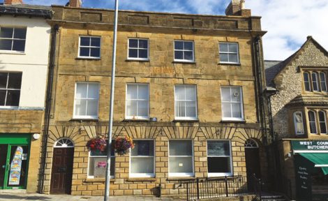 Auctioned historic former bank image