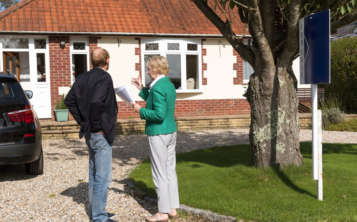 Housebuyers outside property sstc