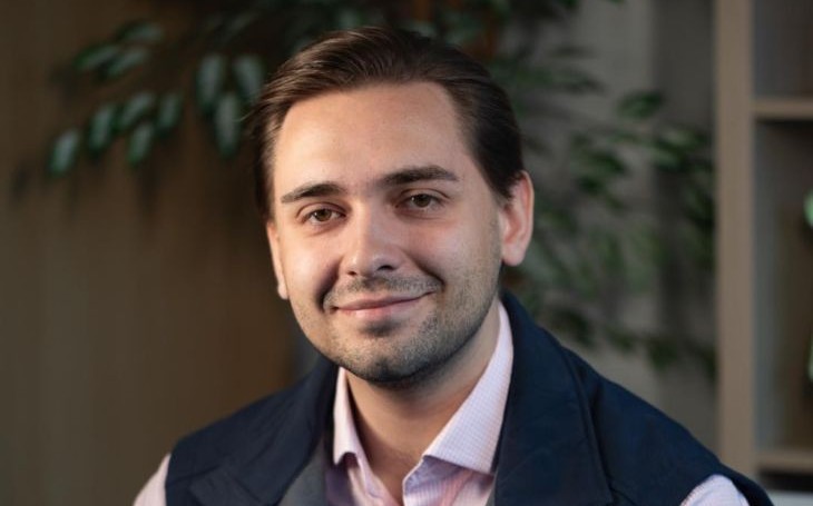 Young estate agent politician defects from Tories