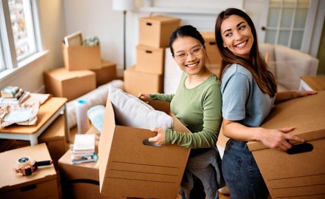 Two renting women moving in