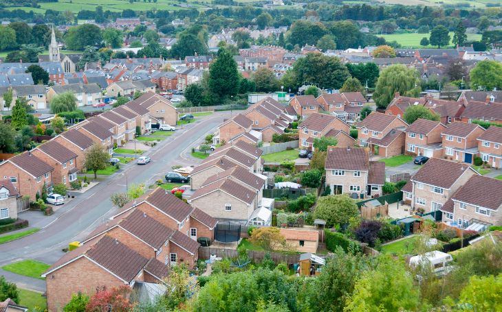 uk housing estate - regional property prices (1)