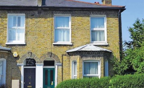 Andrews & Robertson auction property image