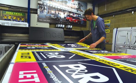 Making signboards image